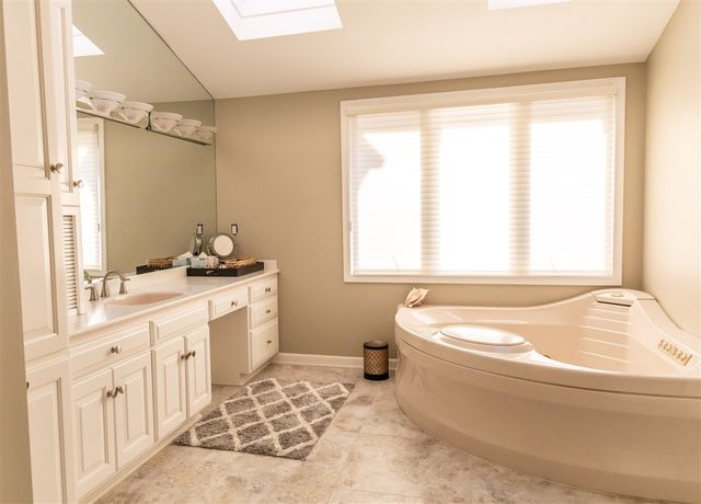 564 Lake Drive, Coldwater, MI 49036