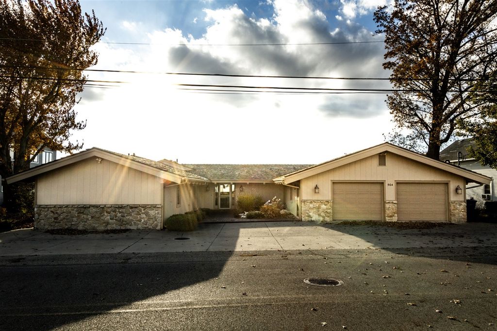 564 Lake Drive, Coldwater, MI 49036