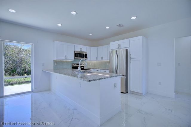 827 Renault Avenue, Sebring, FL 33872