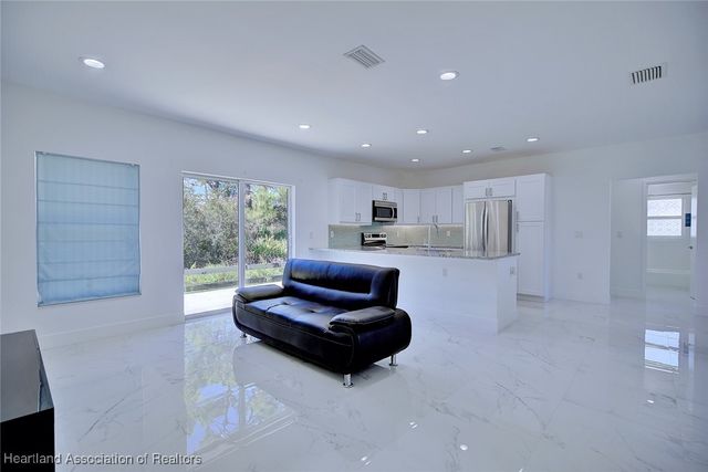 827 Renault Avenue, Sebring, FL 33872