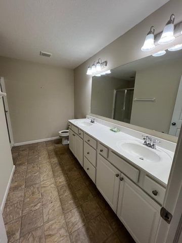 957 Governors Circle, Lancaster, OH 43130