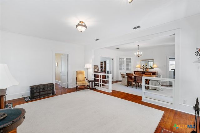 810 E University Avenue, Georgetown, TX 78626