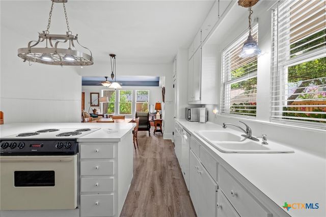810 E University Avenue, Georgetown, TX 78626