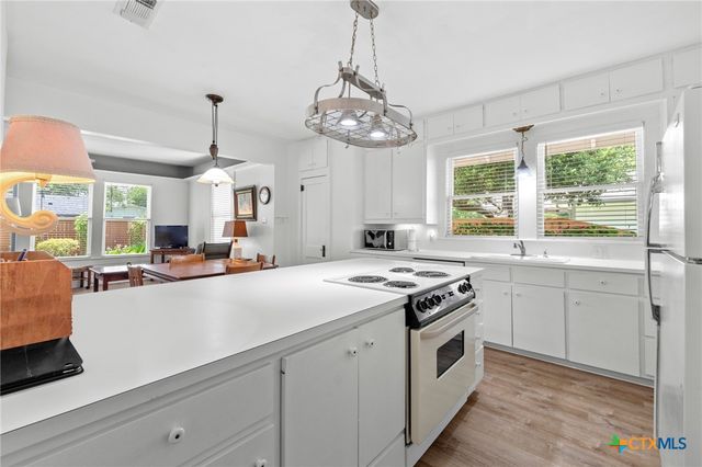 810 E University Avenue, Georgetown, TX 78626