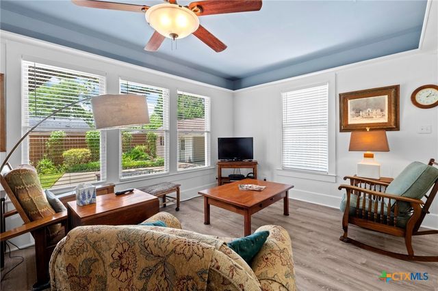 810 E University Avenue, Georgetown, TX 78626