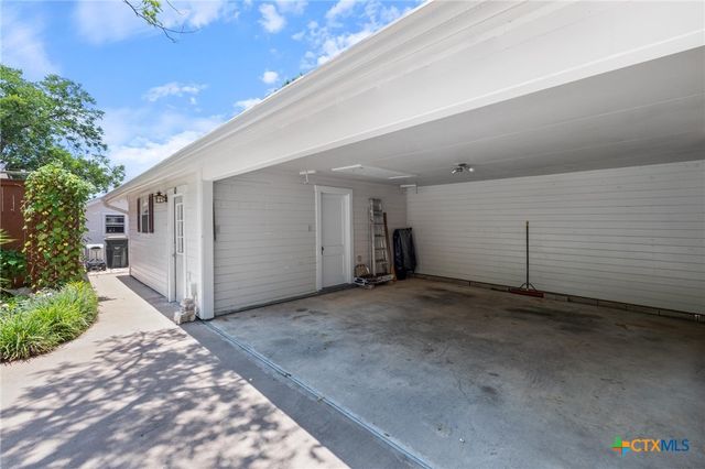 810 E University Avenue, Georgetown, TX 78626