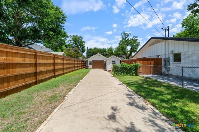 810 E University Avenue, Georgetown, TX 78626