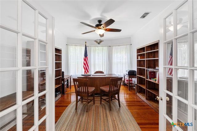 810 E University Avenue, Georgetown, TX 78626