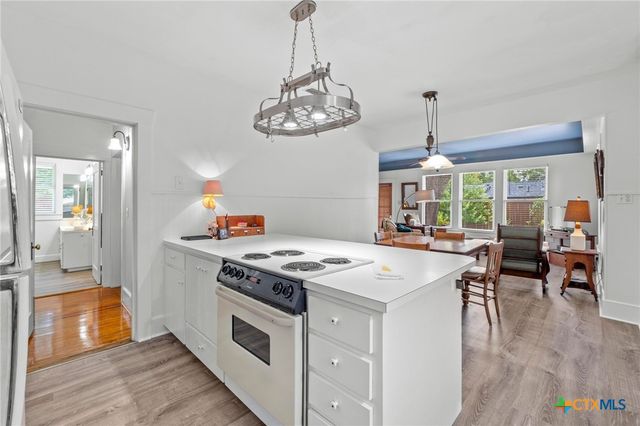 810 E University Avenue, Georgetown, TX 78626