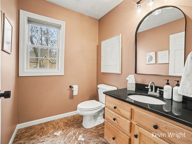 1041 Bear Lake Road, Muskegon, MI 49445