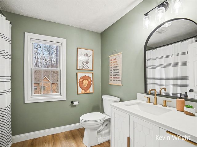 1041 Bear Lake Road, Muskegon, MI 49445