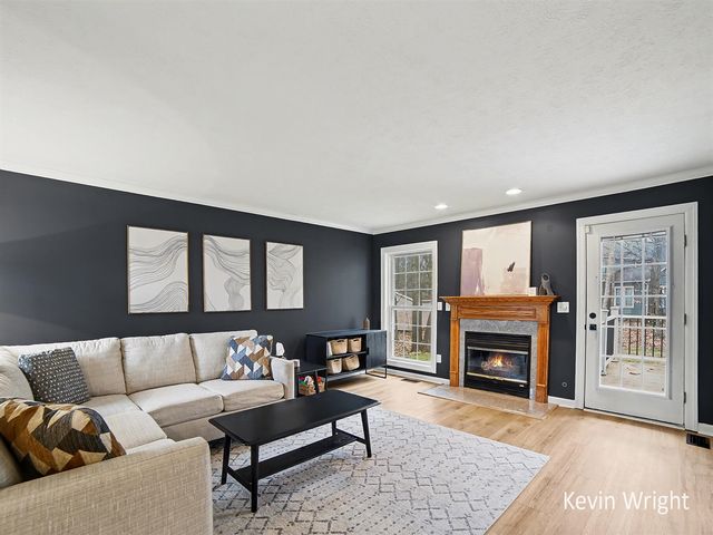 1041 Bear Lake Road, Muskegon, MI 49445