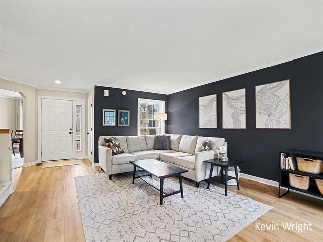 1041 Bear Lake Road, Muskegon, MI 49445