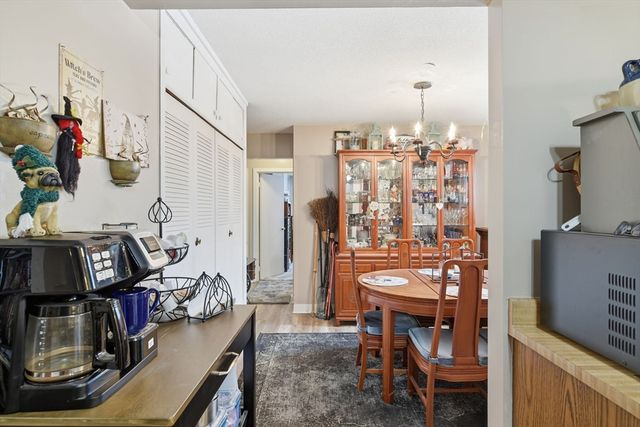 37 Greenwood Ter 37, Chicopee, MA 01022