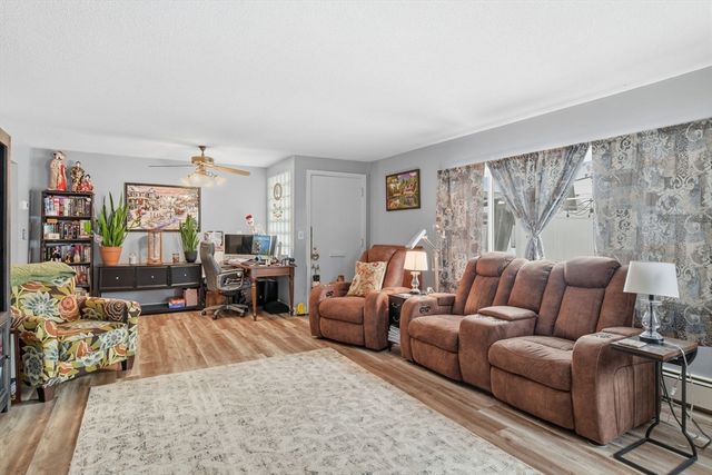 37 Greenwood Ter 37, Chicopee, MA 01022