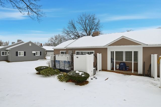 37 Greenwood Ter 37, Chicopee, MA 01022