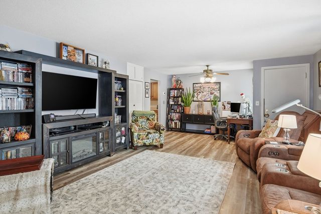 37 Greenwood Ter 37, Chicopee, MA 01022