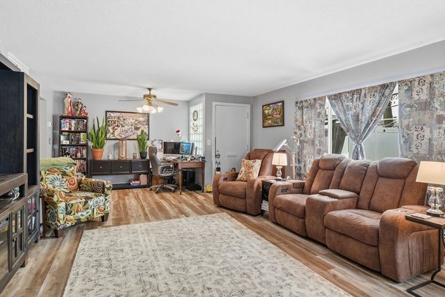 37 Greenwood Ter 37, Chicopee, MA 01022