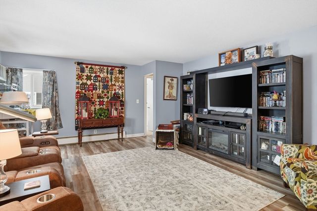 37 Greenwood Ter 37, Chicopee, MA 01022