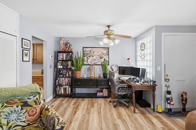 37 Greenwood Ter 37, Chicopee, MA 01022