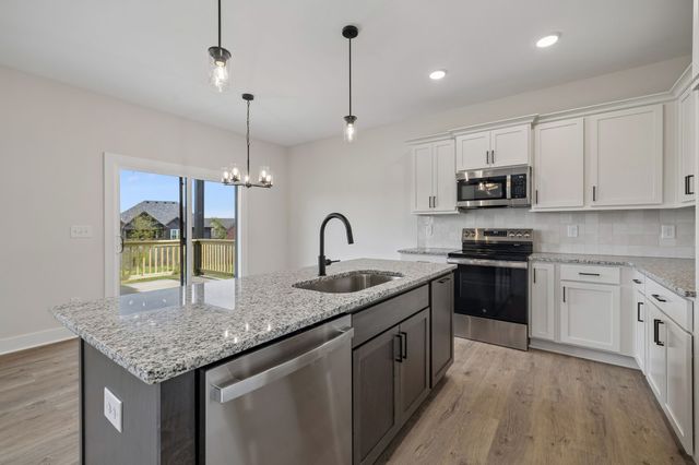 1800 Arrowhead Ct, Clarksville, TN 37042