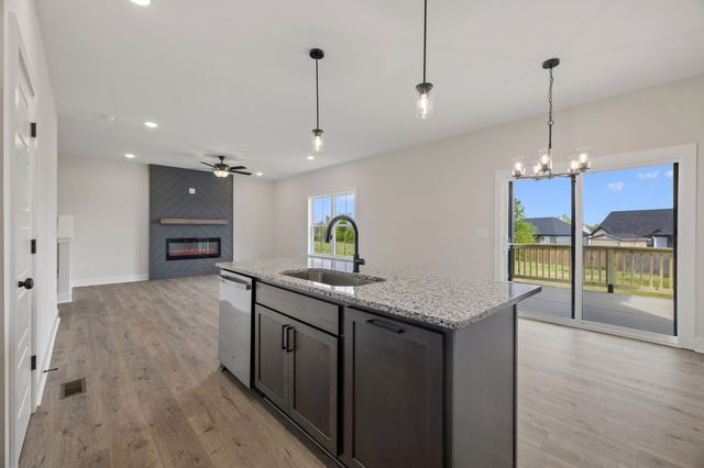 1800 Arrowhead Ct, Clarksville, TN 37042