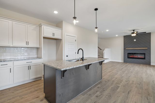 1800 Arrowhead Ct, Clarksville, TN 37042