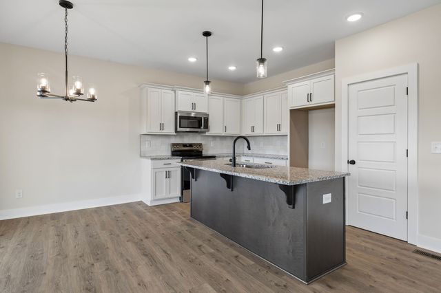 1800 Arrowhead Ct, Clarksville, TN 37042