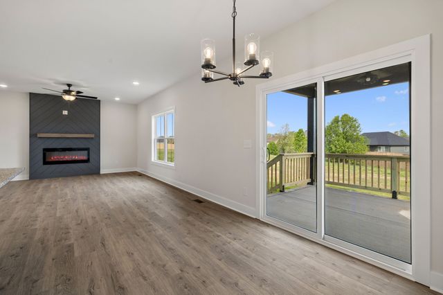 1800 Arrowhead Ct, Clarksville, TN 37042