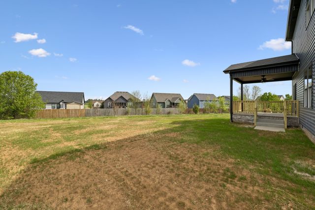 1800 Arrowhead Ct, Clarksville, TN 37042