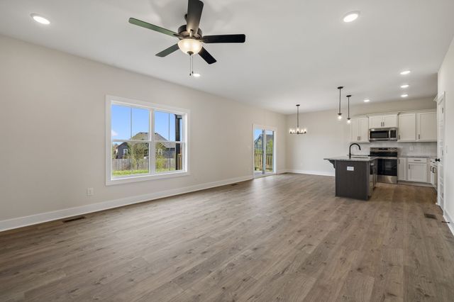 1800 Arrowhead Ct, Clarksville, TN 37042