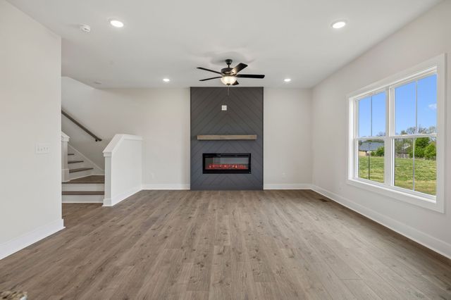 1800 Arrowhead Ct, Clarksville, TN 37042