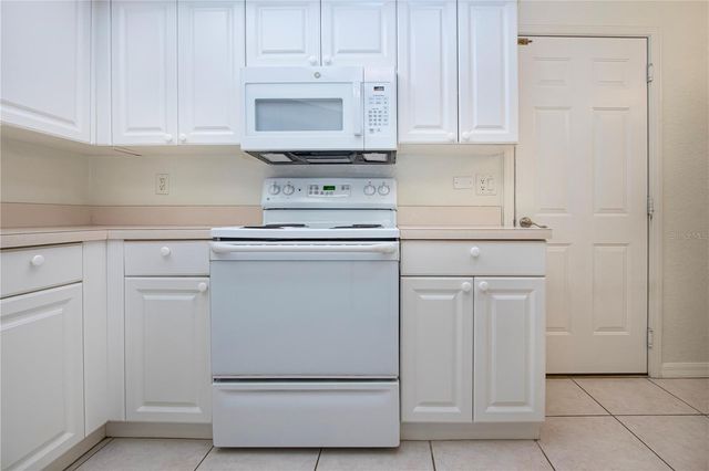 7043 STRAND CIRCLE 102, Bradenton, FL 34203