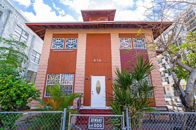 676 SW 1st St, Miami, FL 33130