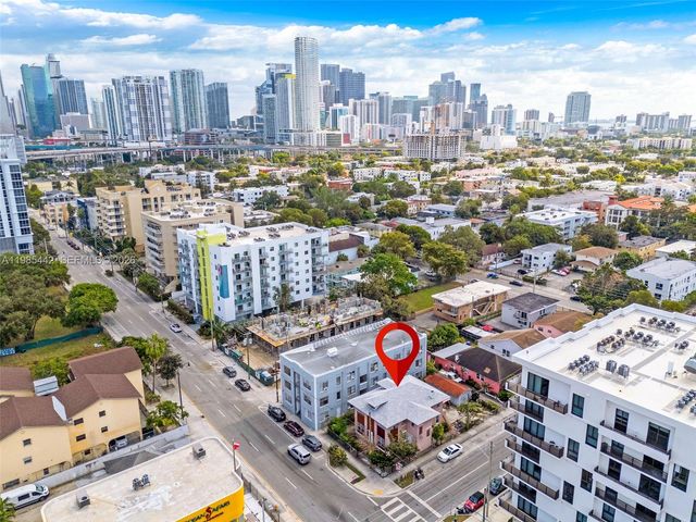 676 SW 1st St, Miami, FL 33130