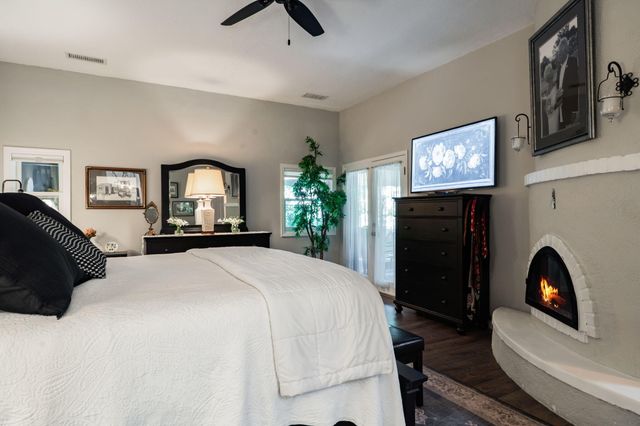 9651 Village Green Drive NE, Albuquerque, NM 87111