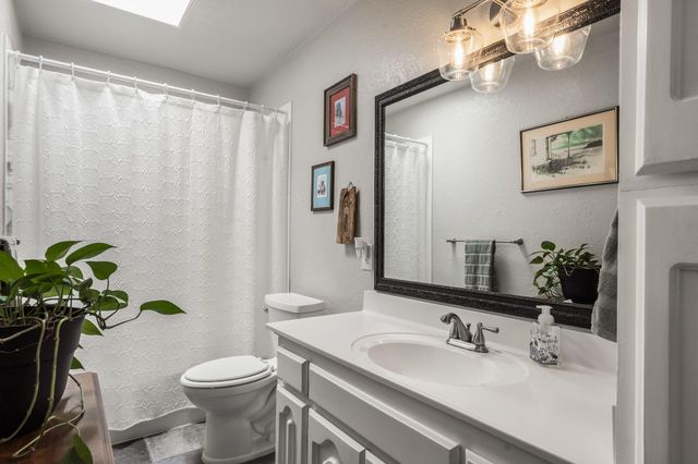 9651 Village Green Drive NE, Albuquerque, NM 87111
