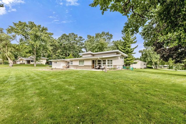 11310 Haleco LANE, Hales Corners, WI 53130