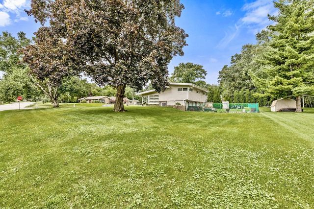 11310 Haleco LANE, Hales Corners, WI 53130