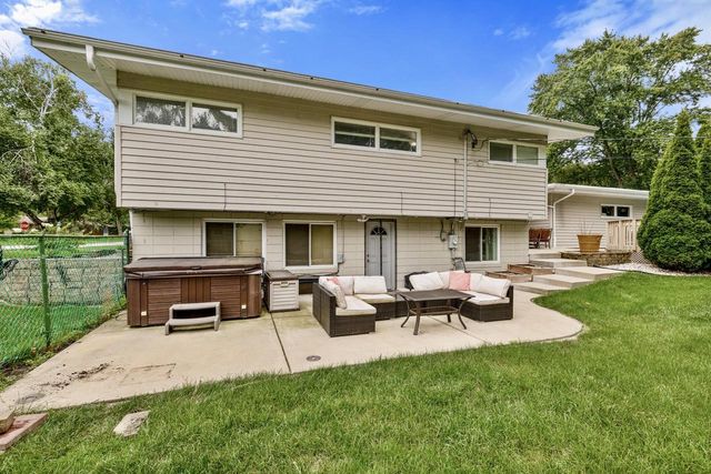 11310 Haleco LANE, Hales Corners, WI 53130