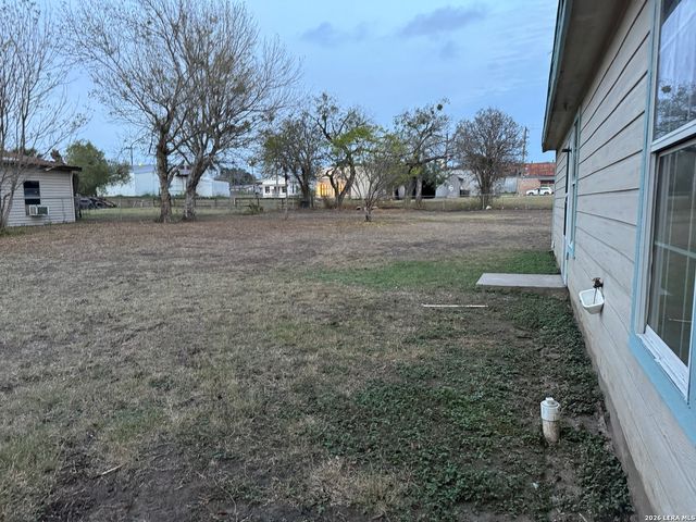 112 San Antonio Street, Runge, TX 78151