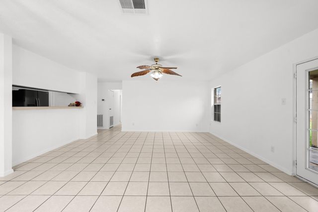 5434 Sugar Creek Drive, La Porte, TX 77571