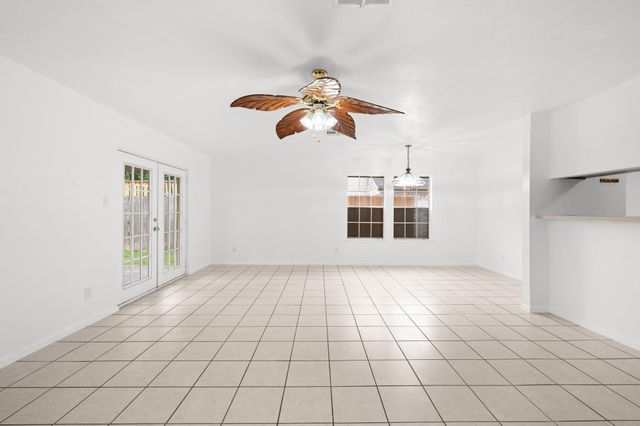 5434 Sugar Creek Drive, La Porte, TX 77571