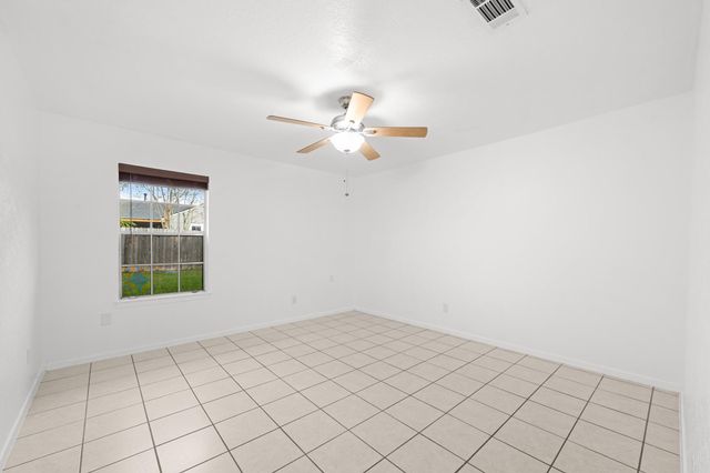 5434 Sugar Creek Drive, La Porte, TX 77571