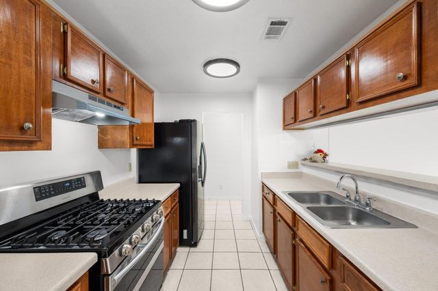 5434 Sugar Creek Drive, La Porte, TX 77571