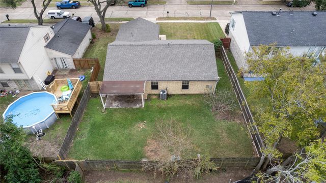 5434 Sugar Creek Drive, La Porte, TX 77571