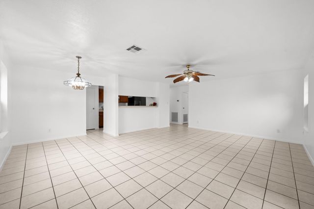 5434 Sugar Creek Drive, La Porte, TX 77571