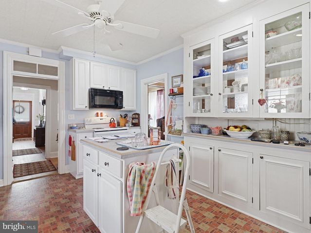 134 SNIDER AVE, Waynesboro, PA 17268