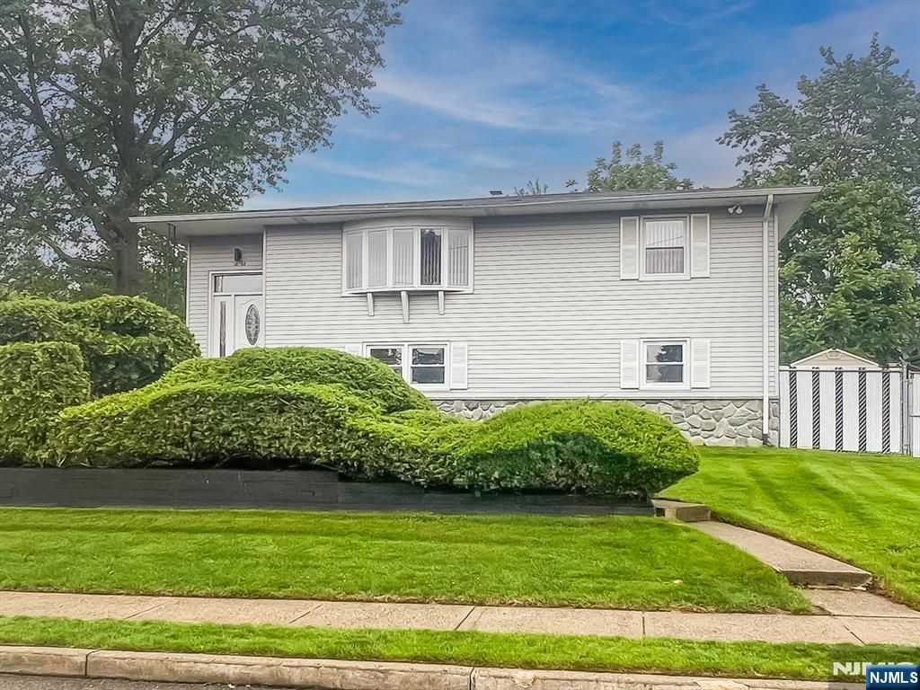 13-40 Comerford Place, Fair Lawn, NJ 07410