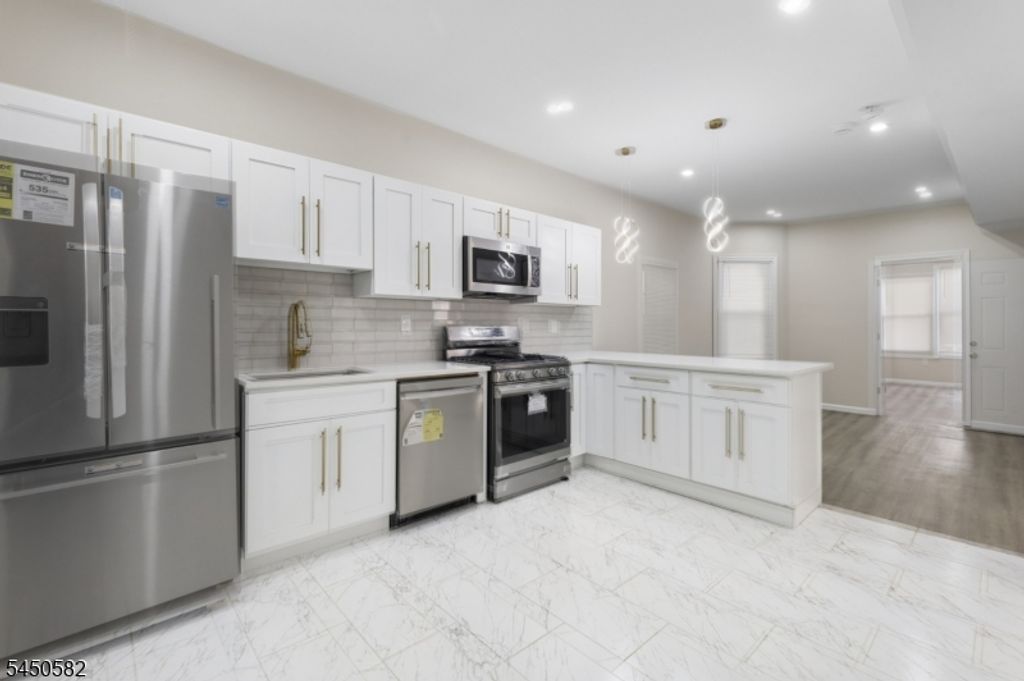 172 Godwin Ave, Paterson City, NJ 07501 — photo 3